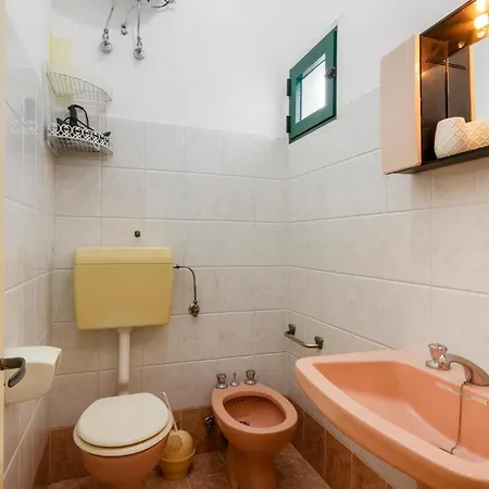 1 Bedroom Gorgeous In