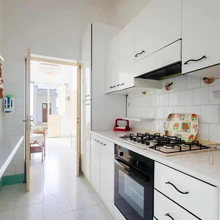 Semesterbostad 1 Bedroom Gorgeous In