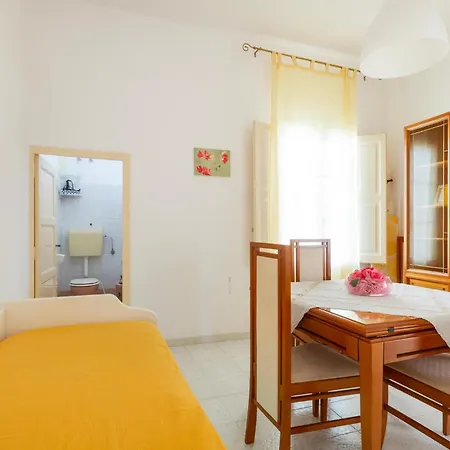 1 Bedroom Gorgeous In Semesterbostad